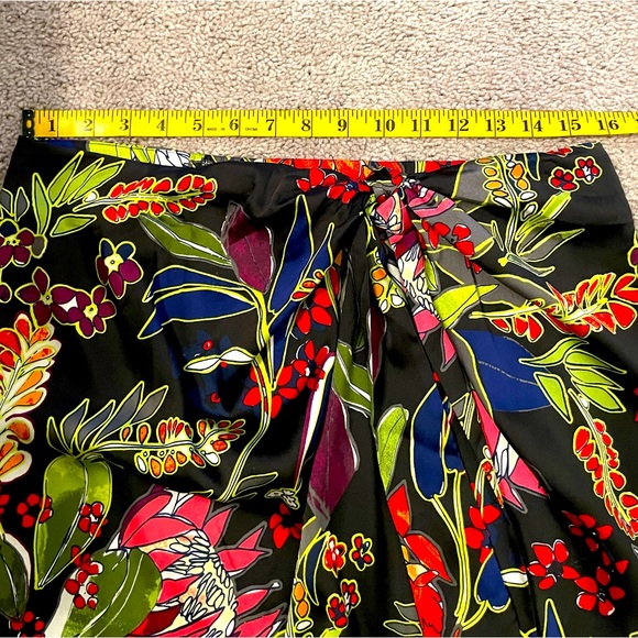 Botanical Print Sarong from Chicos - Picture 9 of 9
